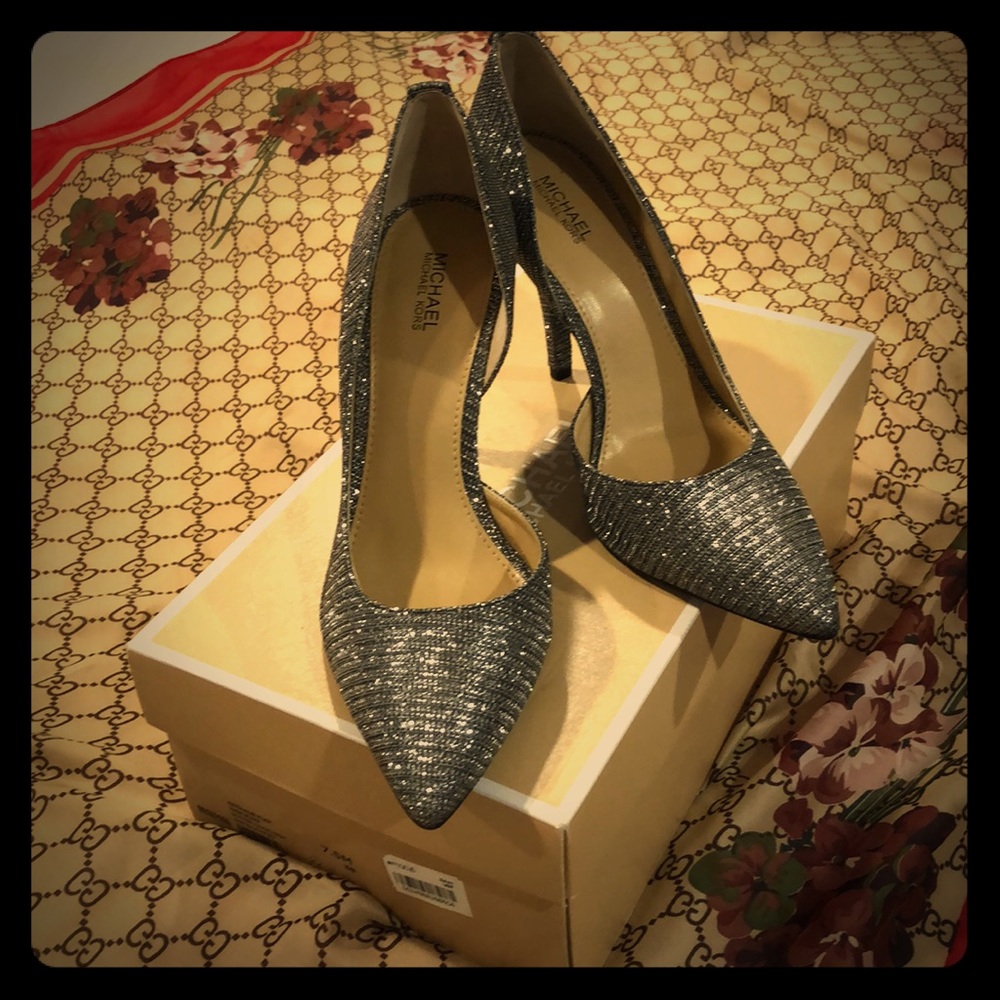 Ladies dress shoes